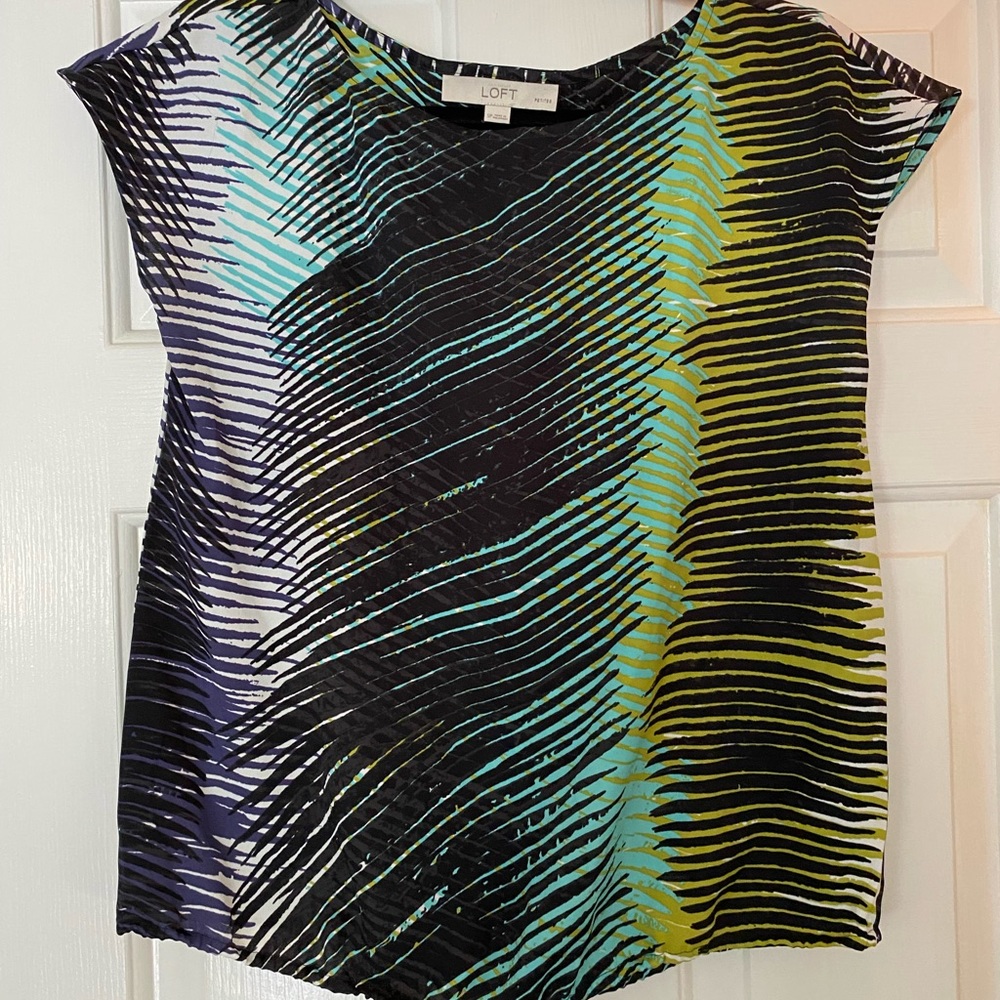 Blue patterned cap sleeve top
